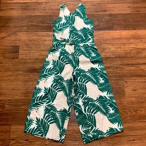 Sold on another site 
Janie and Jack Jumpsuit For Girl Size 8 🌿🌷🪷 Very Cute!